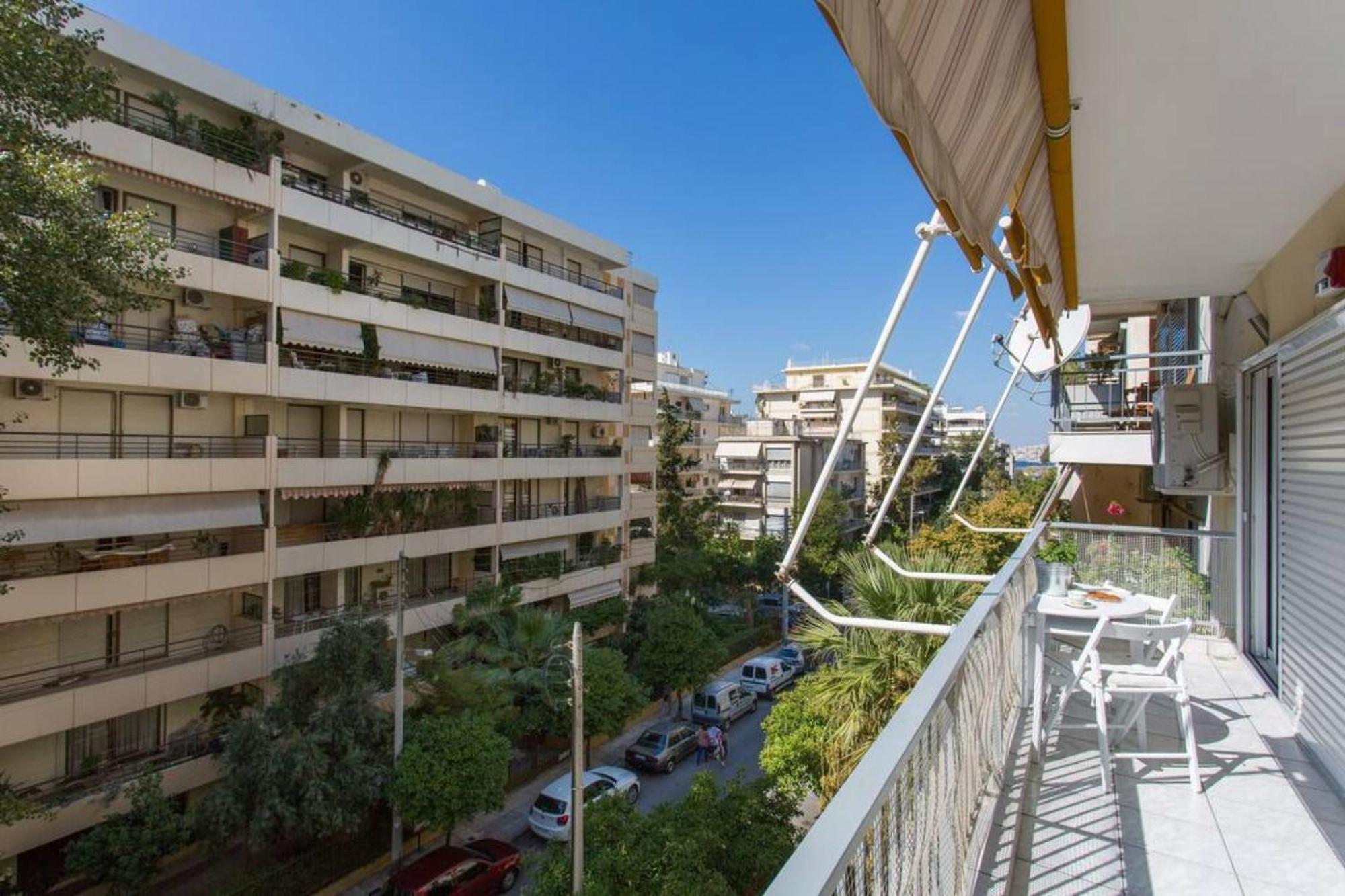 One Block From The Sea Family House At Floisvos Daire Atina Dış mekan fotoğraf